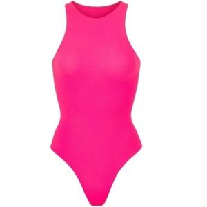 NWT SKIMS FITS EVERYBODY HIGH NECK BODYSUIT IN NEON PINK Size Small